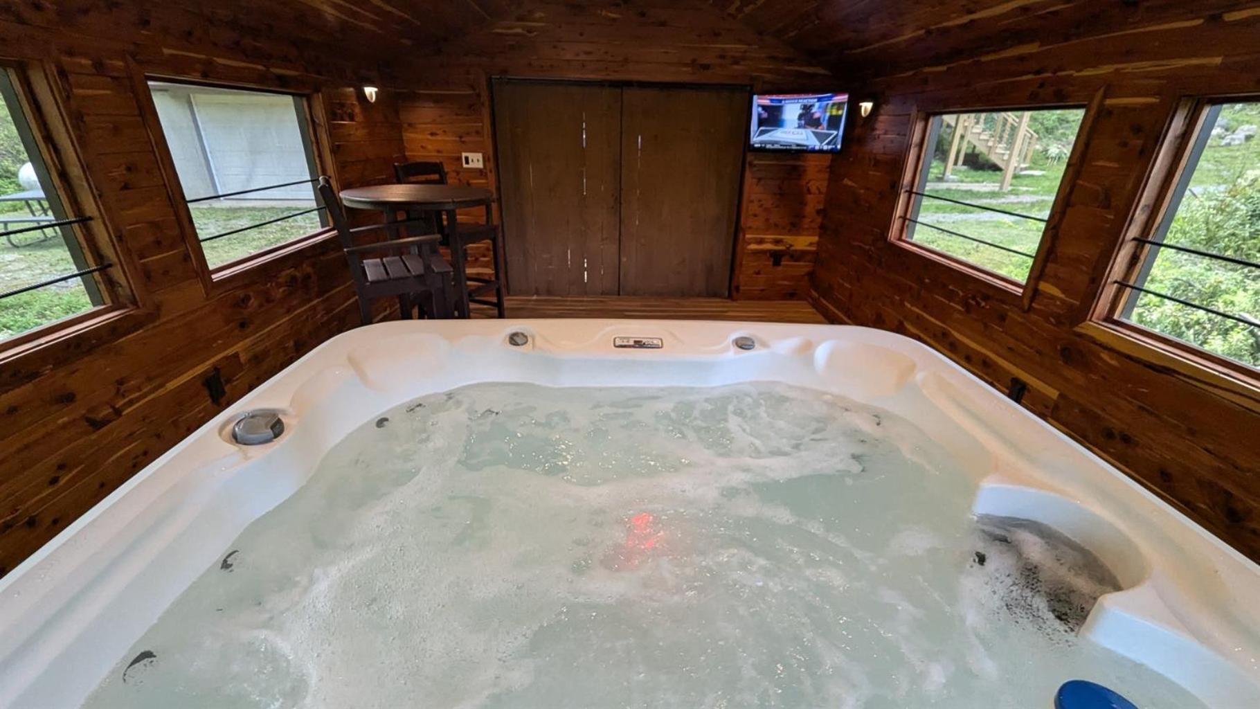 Red Roof Mountain Cabin With Starlink Internet! Stanley ภายนอก รูปภาพ