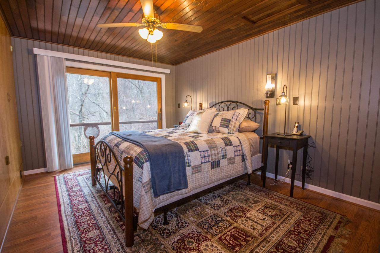 Red Roof Mountain Cabin With Starlink Internet! Stanley ภายนอก รูปภาพ